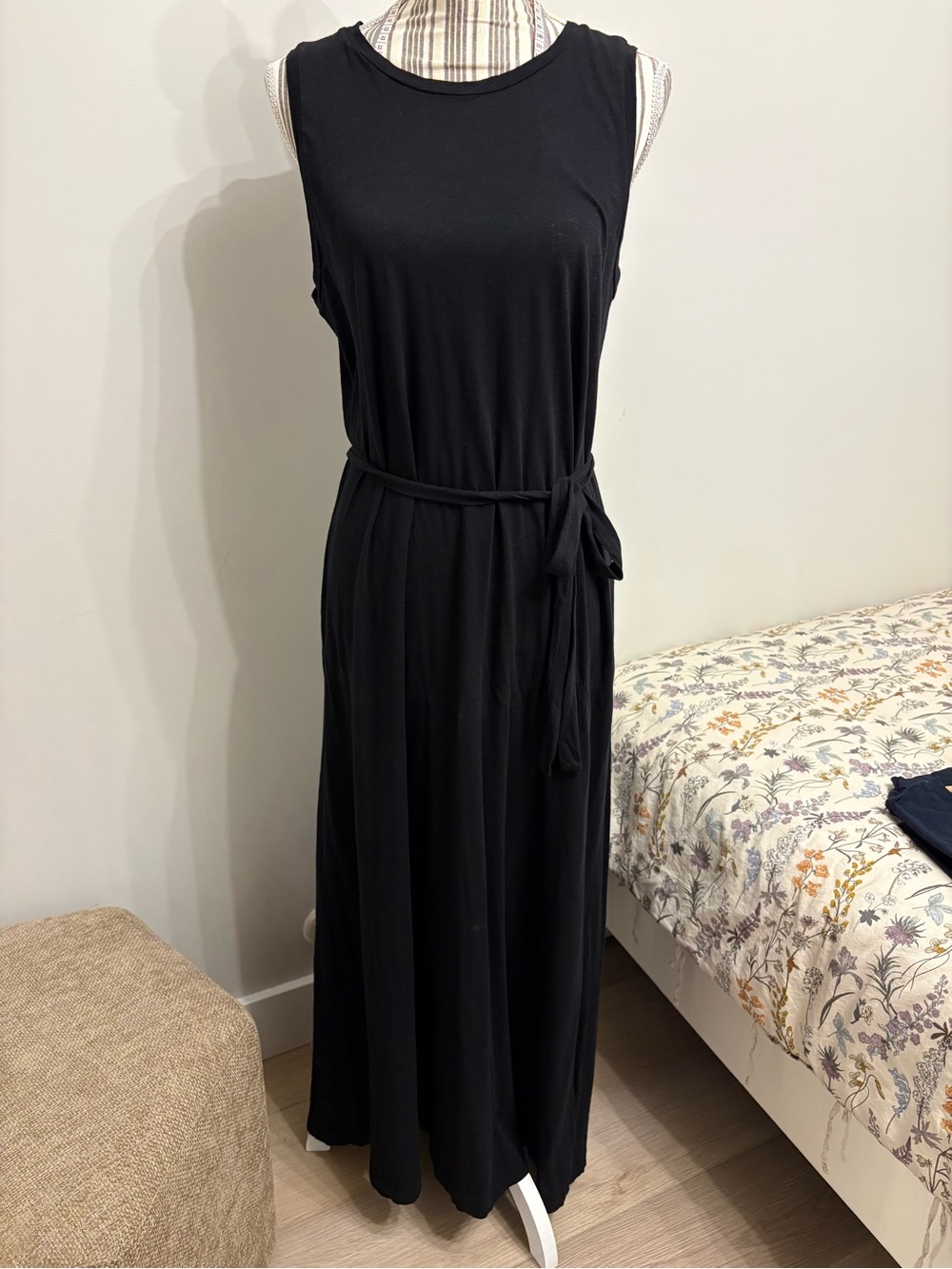Velvet by Graham Spencer Women's Black Sleeveless Maxi Dress with Waist Tie sz S